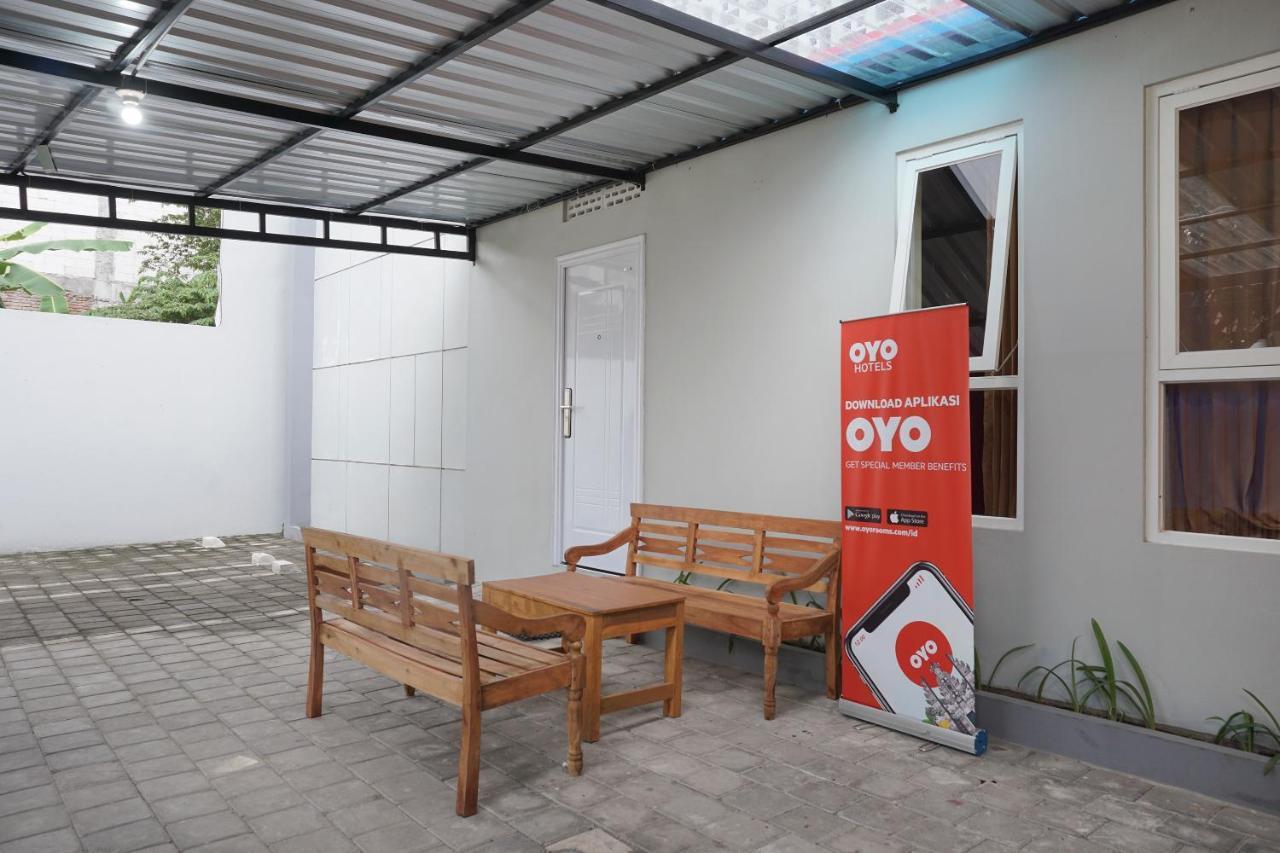 Super Oyo 90033 Dehome Family Melati Exterior foto