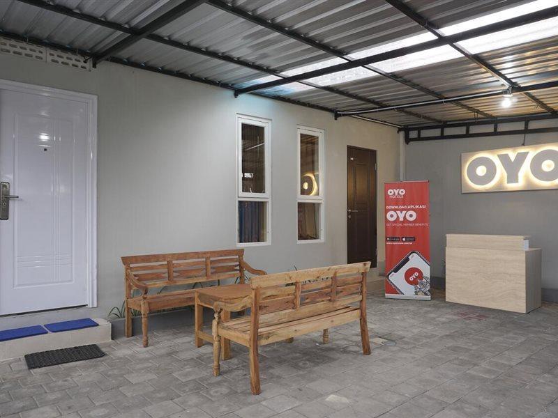 Super Oyo 90033 Dehome Family Melati Exterior foto